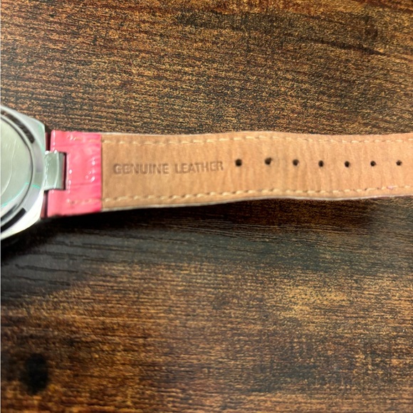 Guess genuine leather in pink 🩷💕🩷 - Picture 3 of 4